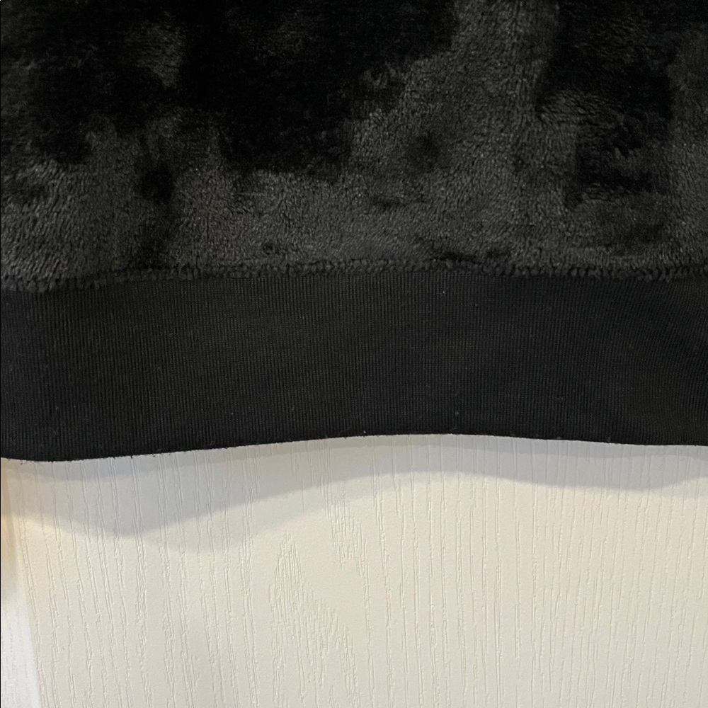 FRIENDS TV Black Furry Hoodie-M - Picture 6 of 8